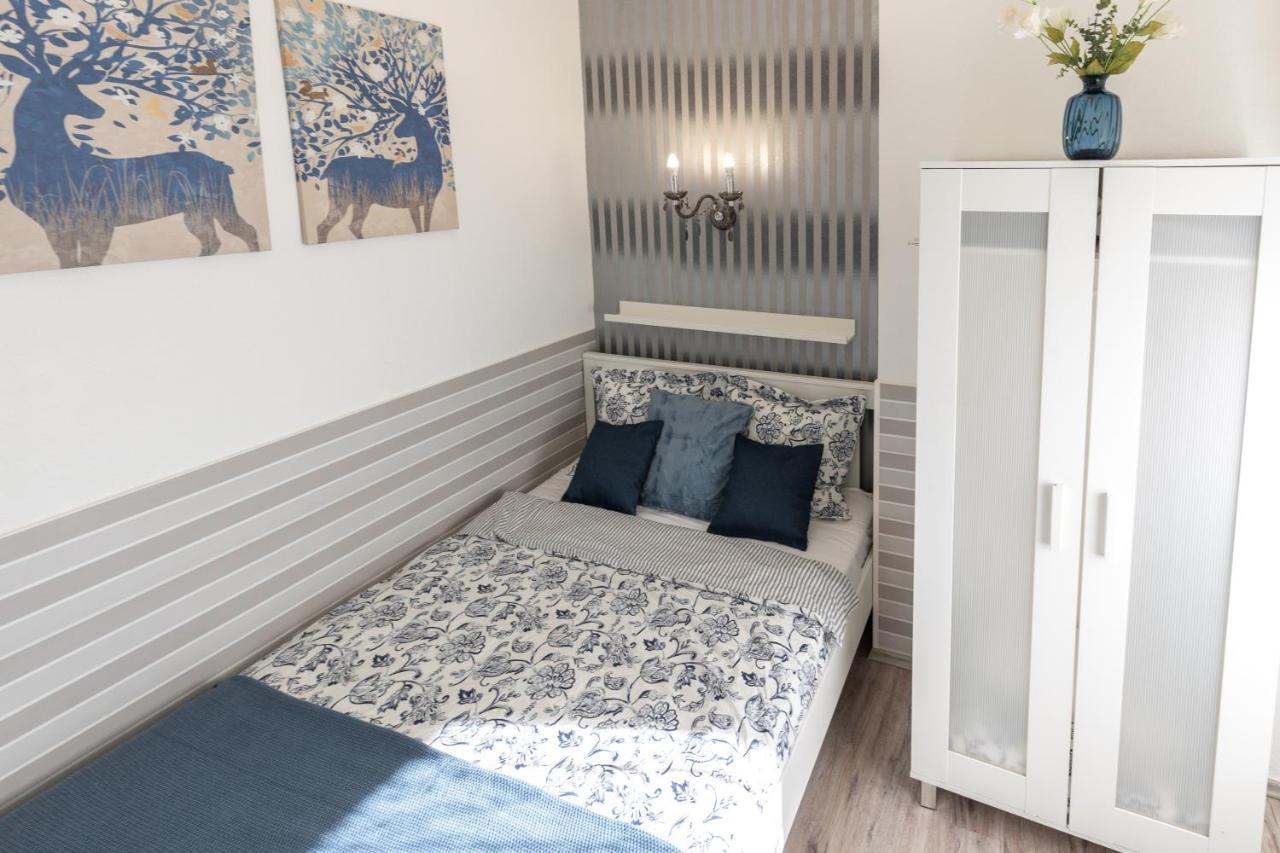 Urban Oasis Apartment — Photos 3